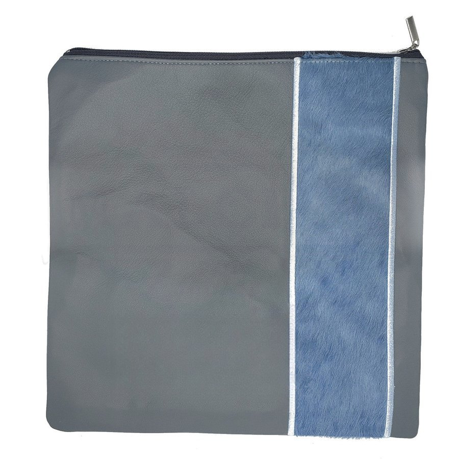 Tallit bag in light grey leather and light blue fur, design MC 5018