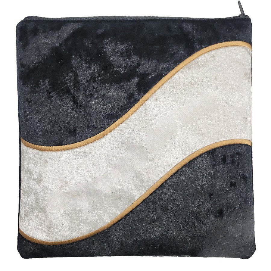Tallit bag in black and white crushed velvet, design MC V1054
