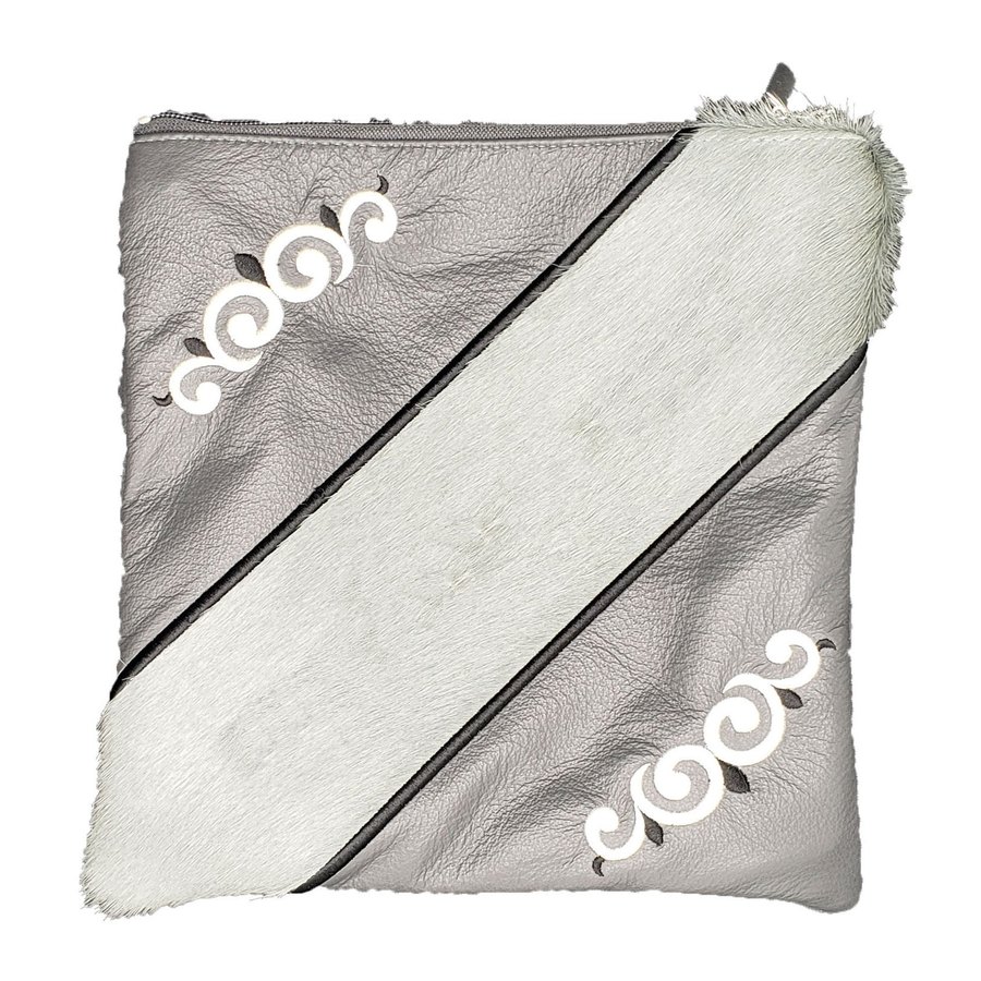 Tallit bag in white and silver leather, design MC 1035